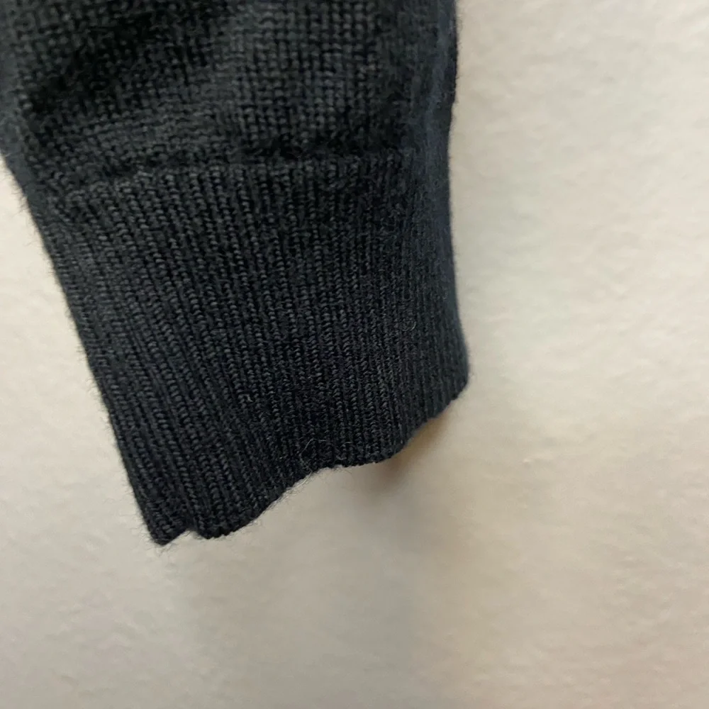 Boss Hugo Boss crew neck slim fit sweater. XL. Black.